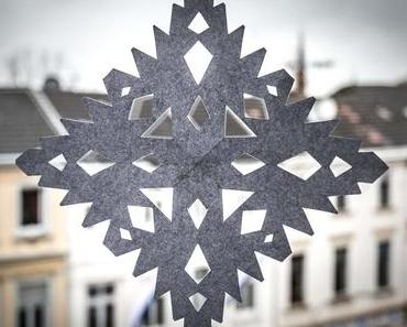 Schneeflocken-Scherenschnitt-Tag – der amerikanische Make Cut-out Snowflakes Day