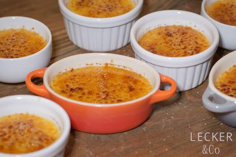 creme brulee creme brülee, creme brüllee, dessert, kreme brüllee, creme brule, nachtisch, vanille, tonkabohne, Orange, flambieren, zucker flambieren, creme brulee mit orange, creme brule mit tonkabohne, rezept, foodblog, foodblog fürth, foodblog nürnberg, tina kollmann, lecker&co, leckerundco, lecker co, 3. gang, lecker, einfache rezepte, rezept desser, rezept nachtisch, creme brulee selbst machen