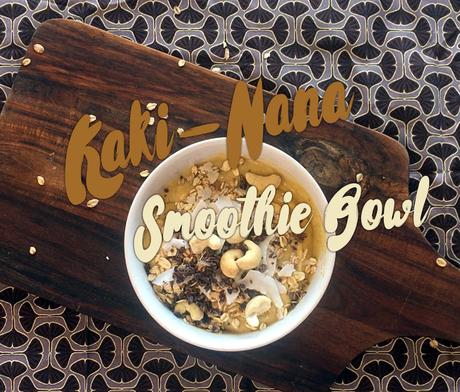 Kaki-Nana Smoothie Bowl mit Kakao-Nibs | Schwatz Katz
