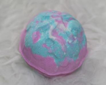 Lush Mistletoe Bathbomb Badebombe Review