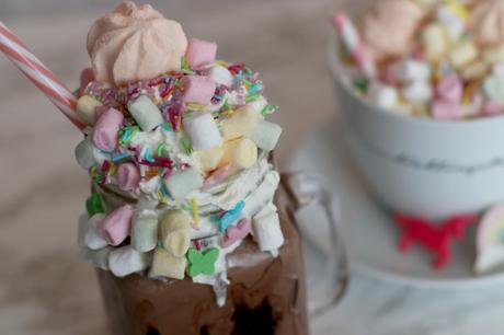 {Rezept} Unicorn Hot Chocolate Freakshake