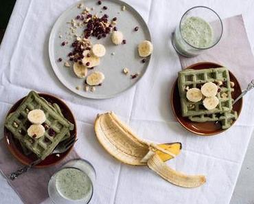 vegane, gutenfreie Matcha Waffeln / vegan, glutenfree Matcha Green Tea Waffles
