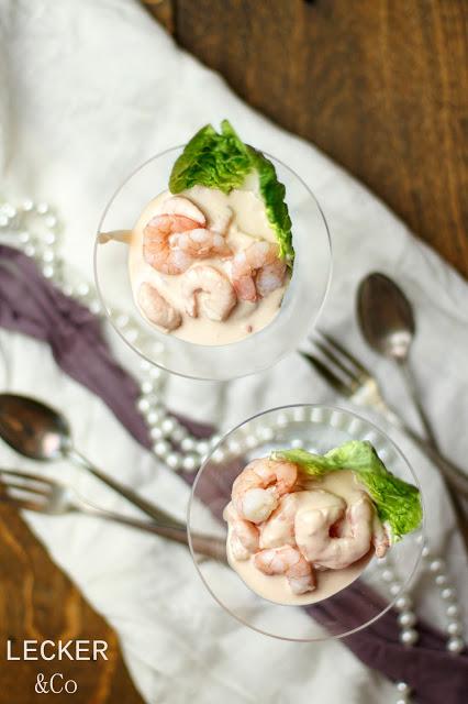 shrimps cocktail schrimp, shrimp, schrimps, shrimps, schrimps cocktail, cocktail, vorspeise, cocktail soße, cocktail sauce, sauce, aperitiv, tina kollmann, foodblogger, lecker und co, leckerundco, LECKER&Co, lecker co, Foodblog Nürnberg, Foodblog Fürth, Cocktail sauce rezept, cocktail rezept, shrimp cocktail rezept, sauce rezept, shrimps cocktail rezept, cocktail sauce einfach, cocktail soße einfach
