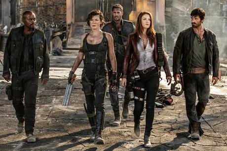 Resident Evil - The Final Chapter mit Ruby Rose, Mila Jovovich uvm