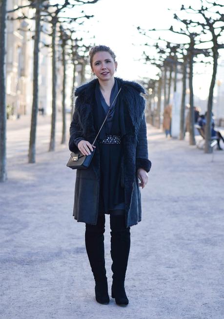 Outfit: Shades of grey with Shearling, Knit and Overknees in Dusseldorf