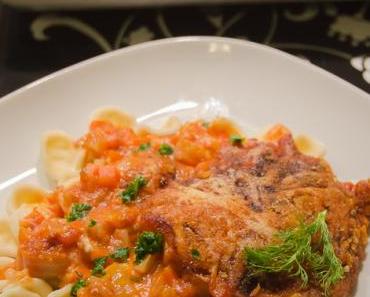 Überbackene Putenschnitzel mit Fenchel-Tomatensauce und Orechiette