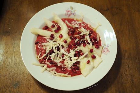 Salmorejo aus Rote Bete mit Granatapfel verfeinert