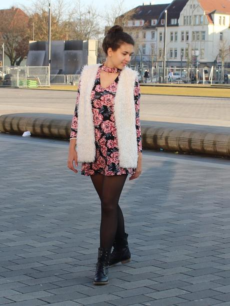 Blogparade Valentinstag: Romantisches Outfit mit Rosenkleid