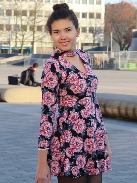 Blogparade Valentinstag: Romantisches Outfit mit Rosenkleid