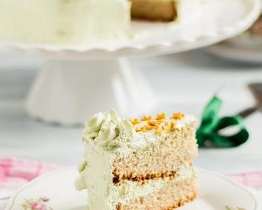 Herztorte mit Nüssen und Matcha