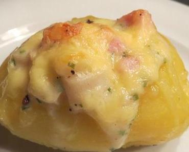 Spargelragout in Kartoffeln