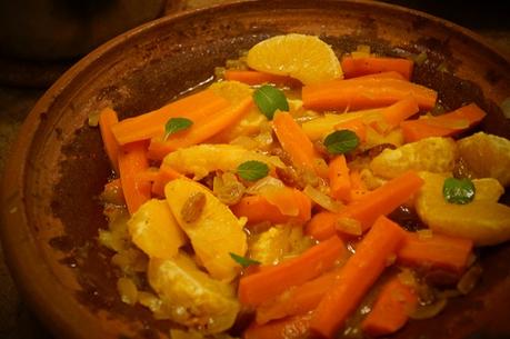 Was Besonderes: Tajine mit Karotten, Orangen und Rosinen
