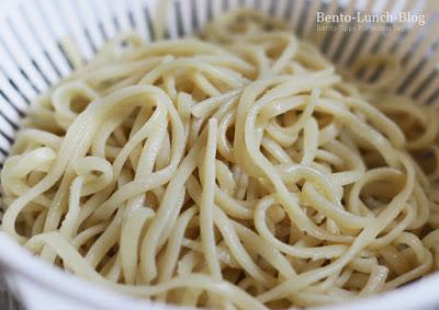 Rezept: Udon, japanische dicke Weizennudeln aus dem Philips Pastamaker