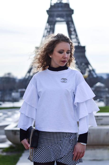 Kationette Outfit: Volants, Vichy Check and Chanel in front of the Eiffel Tower, Paris