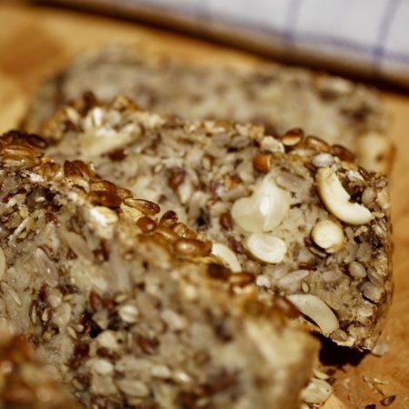 Brot ohne Getreidemehl? Awsm lecker und voller Samen!