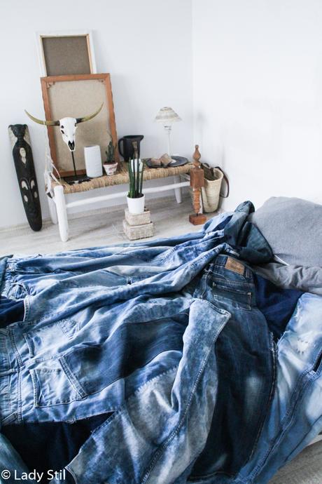 Jeansblaue Wohnaccessoires, Interior Trend 2017 Blue Jeans, Jeansdecke DIY, wie näht man eine Decke aus alten Jeans mit Anleitung, Tagesdecke, Bettüberwurf aus alten Jeans