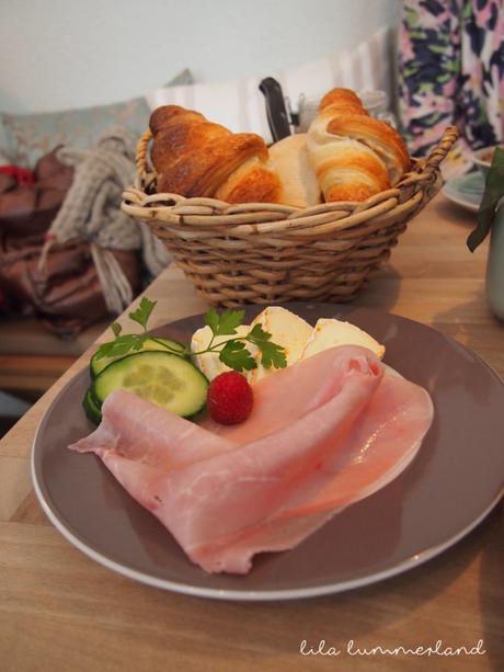 Frühstück im Café Lindentraum