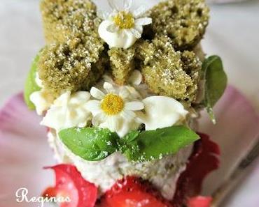 Frühlings Minitörtchen von wildem Grün mit Zitronencreme und hausgemachtem Rhabarber-Erdbeer-Rosen-Curd.... die wilde Küche wartet auf mich und auf dich!