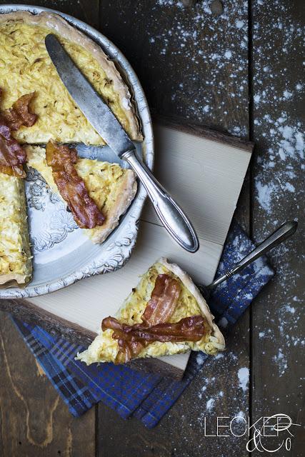 Sauerkraut-Quiche mit Bacon-Chips leckerundco, lecker co, lecker & co, lecker, leckerundco.de, foodblog, nürnberg, foodfotografie, mittelfranken, tina kollmann, foodpics, Foodbloggercamp, kochen, backen, bacon, speck, quiche, sauerkraut, senf, tarte, brotteig, kümmel, fenchel, rezept