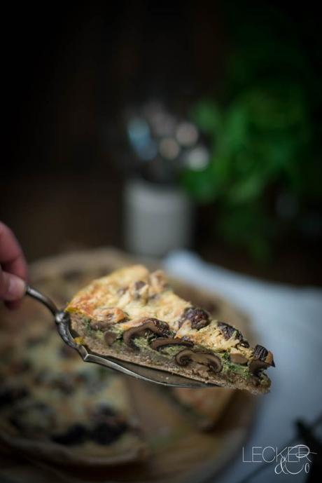 Pilz Quiche mit Petersilie leckerundco, lecker co, lecker & co, lecker, leckerundco.de, foodblog, nürnberg, foodfotografie, mittelfranken, tina kollmann, foodpics, Foodbloggercamp, kochen, backen, Pilze, Champignons, Petersilie, Quiche, Tarte, vegetarisch, Gesunde Küche, Rezept, Egerlinge