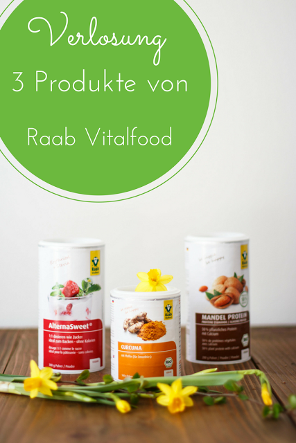 Mini Cheesecake in der Eierschale | Verlosung von Raab Vitalfood leckerundco, lecker co, lecker & co, lecker, leckerundco.de, foodblog, nürnberg, foodfotografie, mittelfranken, tina kollmann, foodpics, Foodbloggercamp, kochen, backen, Raab, Vitalfood, gesund Rezept, curcuma, Alterna Sweet, Mandel Protein, Cheesecake, Käsekuchen, Ostern, Ostertafel, Festtag, Verlosung, Quark, Kuchen, Minikuchen, Eierschale, Lowcarb, Low Carb