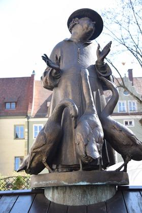 03_Statue-am-Regensburger-Dom-St.-Peter-Regensburg-Citytrip-Bayern-Deutschland-Sightseeing