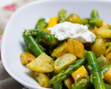 Frühlings-Kartoffelsalat mit Spargel und Mango
