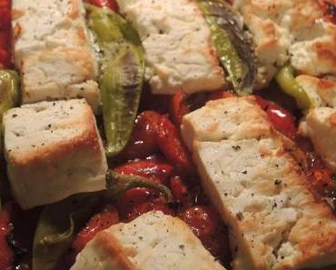 Ofenfeta mit Paprika und Tomaten – low carb