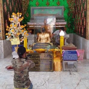 Es ist faszinierend die Thais bei ihren Ritualen zu beobachten
