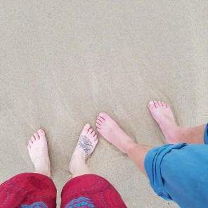Unsere tägliche Routine: erstmal spazieren am Strand