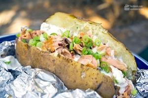 Ofenkartoffeln mit honig-glasiertem Lachs