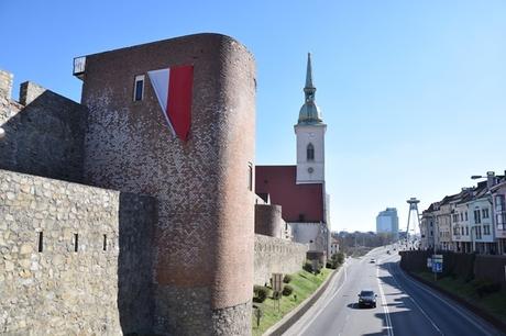 17_Martinsdom-Stadtmauer-Donaubruecke-Bratislava-Slowakei