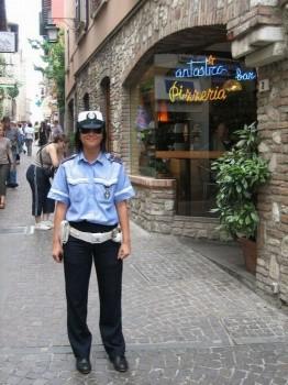 italienische-polizistin-carabineri-policia