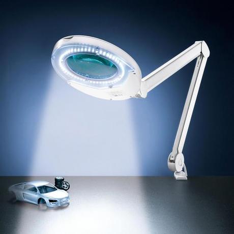 LED-Gelenkarmleuchte Ultrahelles LED-Licht – perfekt zum Lesen, Basteln und Arbeiten. Mit eingebauter Lupe.
