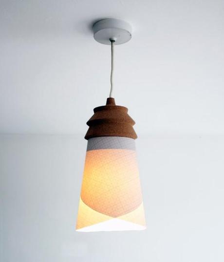 raw edges studio: ‘pinha’ kork Lampe