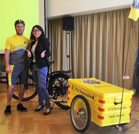 Gelbe TCS Engel: Neu fliegen sie auf dem E-Bike zu Hilfe
