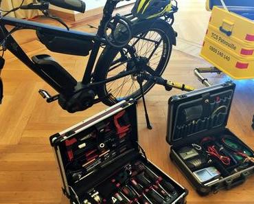 Gelbe TCS Engel: Neu fliegen sie auf dem E-Bike zu Hilfe
