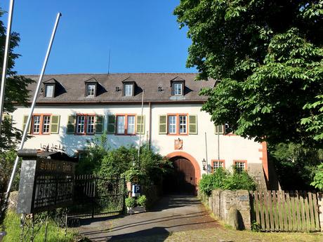 Das ehemalige Jagdschloss Rothenbuch wurde bereits 1567 erbaut.