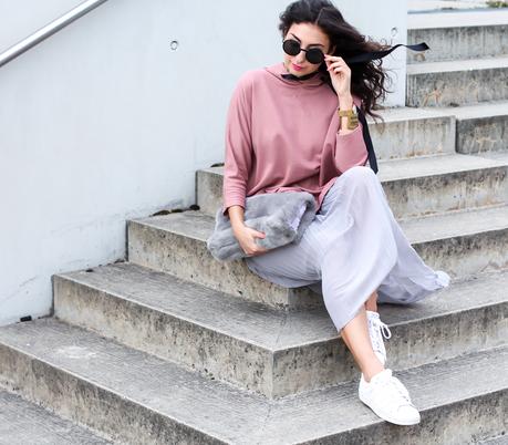 ruffled hoodie reserved oversize streetstyle pilssee midi skirt pleated maxiskirt faltenrock pullover kombinieren sneakers outfit casual sporty summer look berlinstyle fashion blogger germany berlin samieze-13