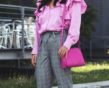 Sommer Outfit mit Volant Bluse und karierter Topshop Hose