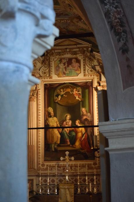 05_Altar-Eremitenkloster-Santa-Caterina-del-Sasso-Lago-Maggiore-Italien