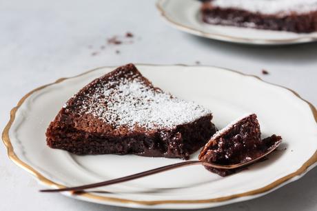 Schwedischer Schokoladenkuchen-Kladdkaka oder klebriger Kuchen