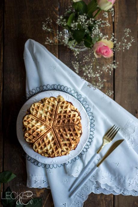 Waffeln leckerundco, lecker co, lecker & co, lecker, leckerundco.de, foodblog, nürnberg, foodfotografie, mittelfranken, tina kollmann, foodpics, kochen, backen, fotografie, rezept, frühstück, dessert, picknick, sommer, nachtisch, süß, süßspeise, einfach, schnell, selbstgemacht, waffel, fluffig, weich, lecker
