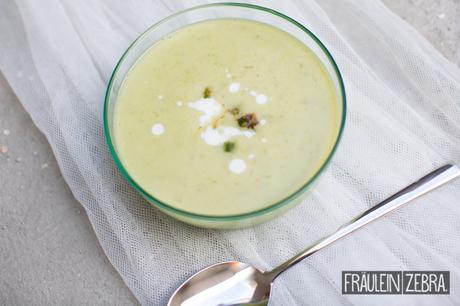 Spargel-Buttermilch-Suppe