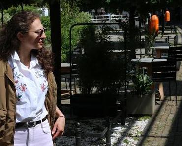 flowers & fringed jeans