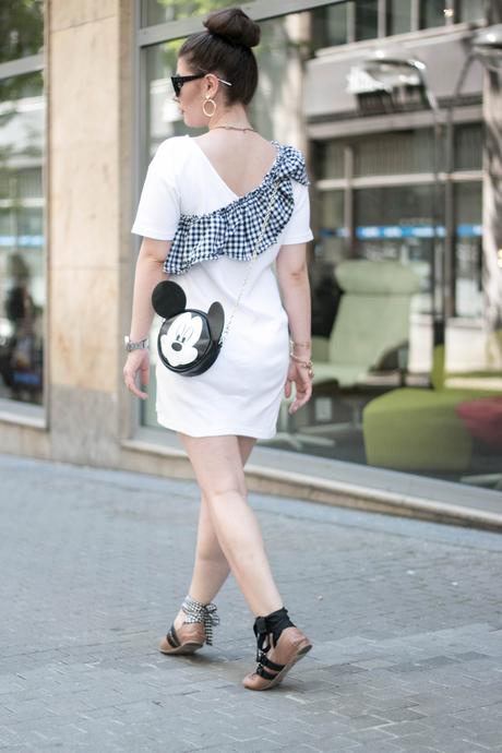 Sommer Outfit mit Miu Miu Ballerinas & Mickey Mouse Tasche