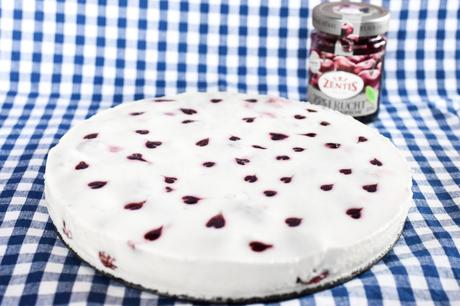 [Rezept] Jogurt-Panna-Cotta Torte mit Erdbeeren