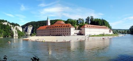 nach Prag: an der braunen Donau