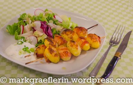 Ideen für den Grillabend: Kartoffel-Bacon Spieße mit Sour Cream and Onion Dip