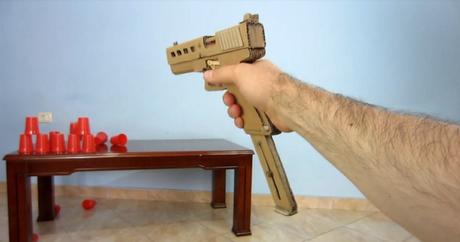 DIY: Pistole aus Pappe basteln